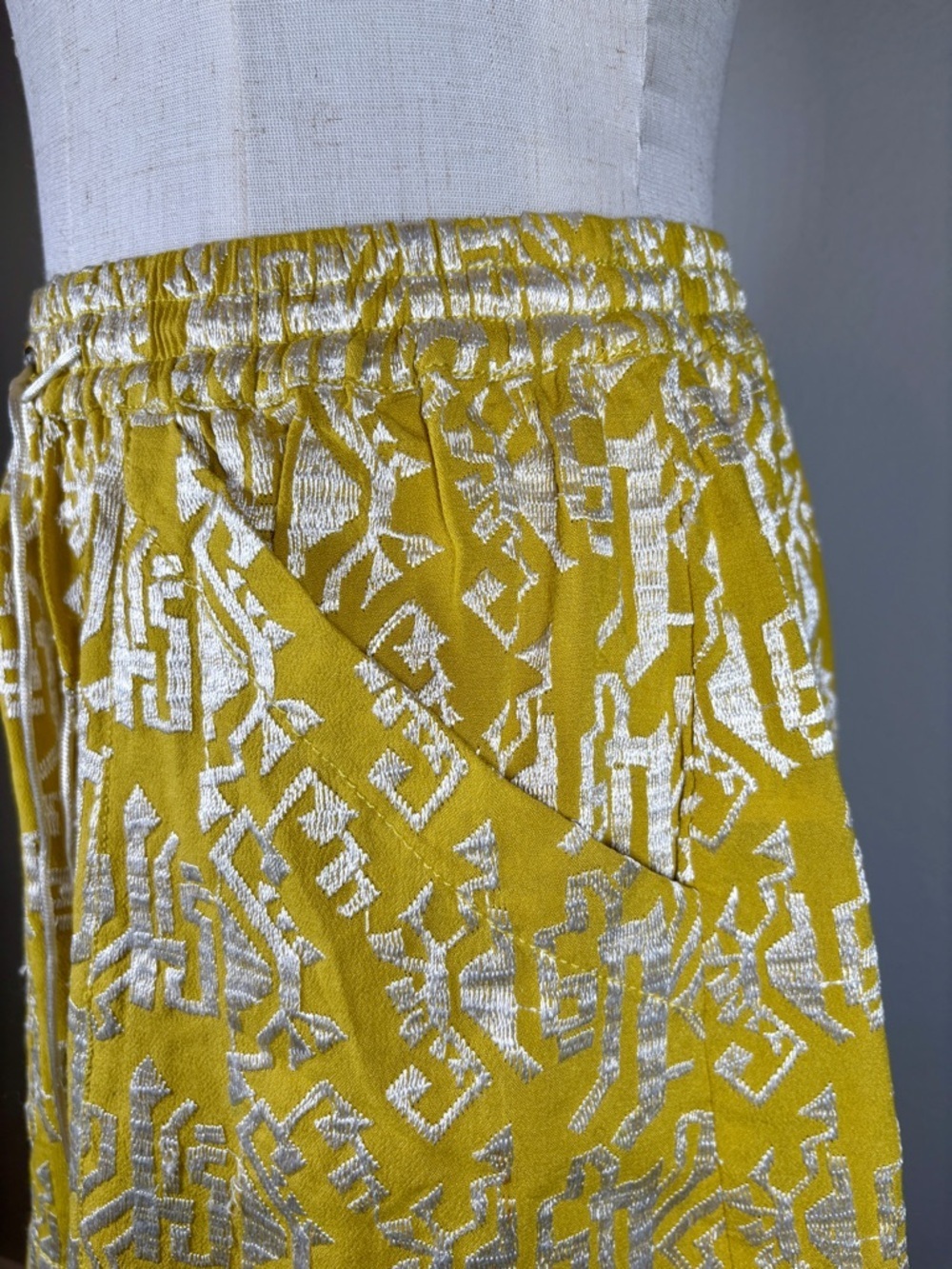Anthropologie Elevenses Melora Embroidered Shorts Size XS - Picture 5 of 8